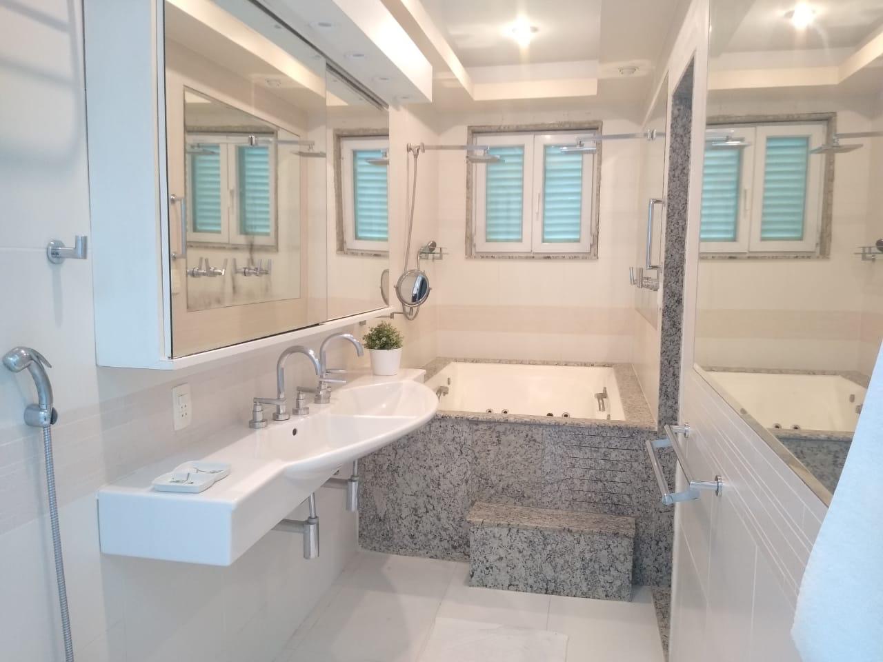 cffbec10-d550-4456-84c6-70201a7a7513